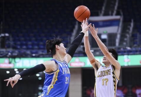 帮手|全华班好听不中用，福建队爆冷靠的就是多一个外援，孙铭徽没帮手