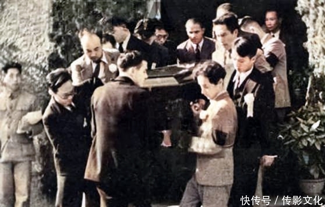  珍贵|1936年鲁迅出殡珍贵老照片，几万人送行，16位文学界大佬抬棺扶灵