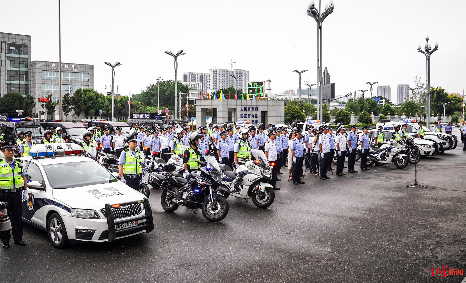 交警|特巡警可查交通违法、交警可管治安纠纷…… 四川绵阳公安启动“交巡融合”