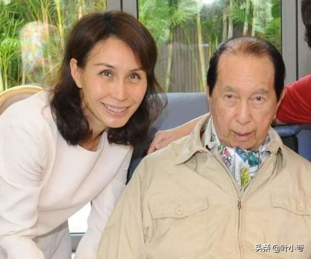  照顾|梁安琪立足豪门靠的是智慧，为原配料理后事，帮何鸿燊照顾姐姐