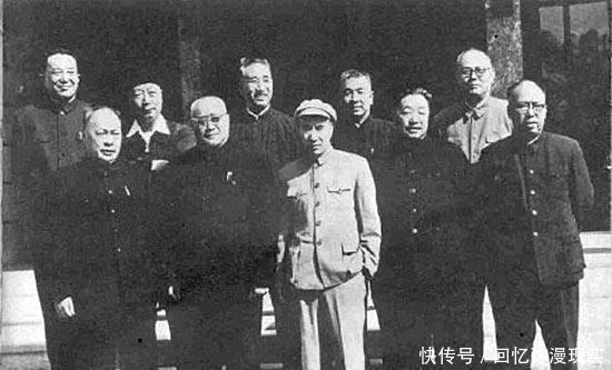 带来|蒋介石眼皮子底下错失两大人才, 给蒋家王朝带来了灭顶之灾