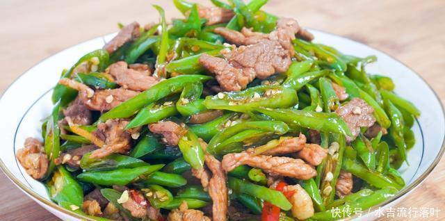 好吃|辣椒炒肉到底怎样做才好吃呢炒之前多加这一步，肉片香辣下饭