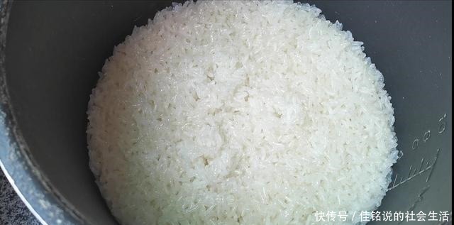 好吃|糯米里加入大米,简单一做居然这么好吃,我家一周吃5次,太香了