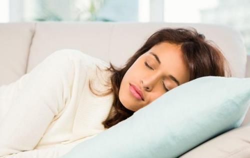 身体|睡觉时,别忽视身体的几个“变化”,早知道早受益,了解下