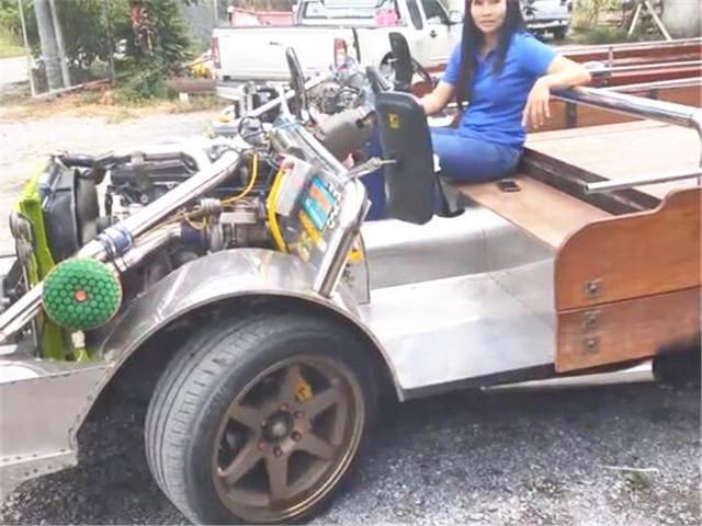 拼拼凑凑|农村小妹造车，拼拼凑凑没花一分钱，前脸神似劳斯莱斯
