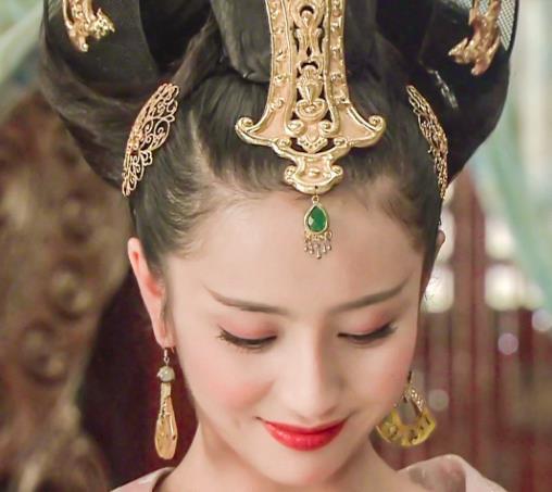 评选|古装女神评选,佟丽娅杜冰雁惊艳颜值,第一名像画里走出来的女人