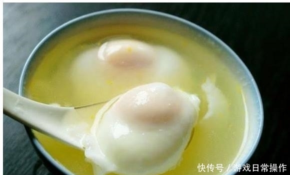  完整|水煮荷包蛋，千万不要沸水下锅，多加一步，鸡蛋完整不出沫