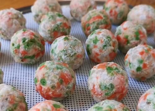  好吃|分享一款Q弹筋道的肉末素菜丸子，鲜香好吃又营养，美味的家常菜