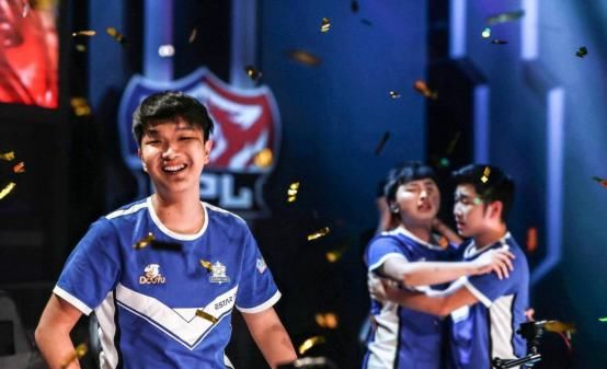  大结局|KPL：梦之队组建完成？辰鬼称猫神选择续约，cat去哪终于大结局