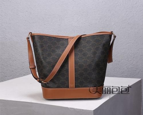 搭配|今年火爆时尚圈的思琳帆布tote包 都为你整理好了