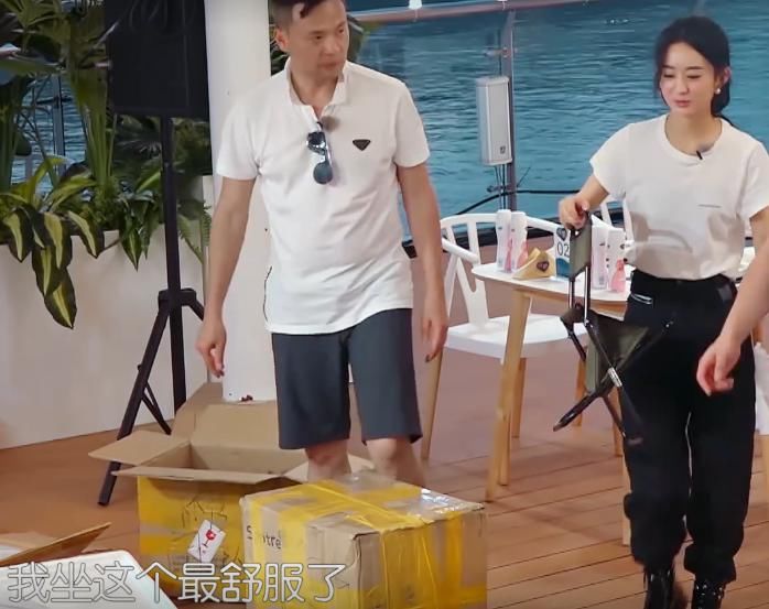  东西|赵丽颖去录《中餐厅》，看到她给大家带的礼物，不愧是结了婚的人