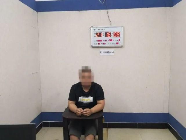  抓获|一男子因阻碍执行职务，被警方抓获