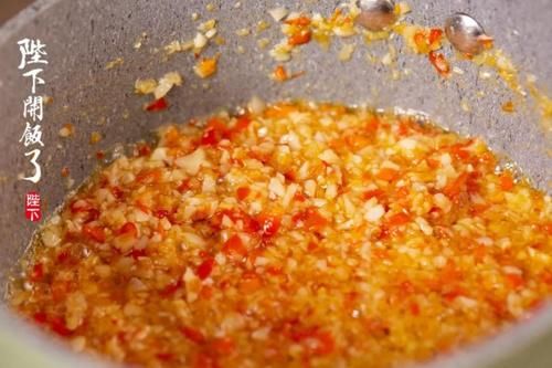  做饭|? 最不懂做饭的人也该学会的一道菜！！成菜超超超惊艳！4 块钱一盘的素菜，凭啥上桌秒光？！