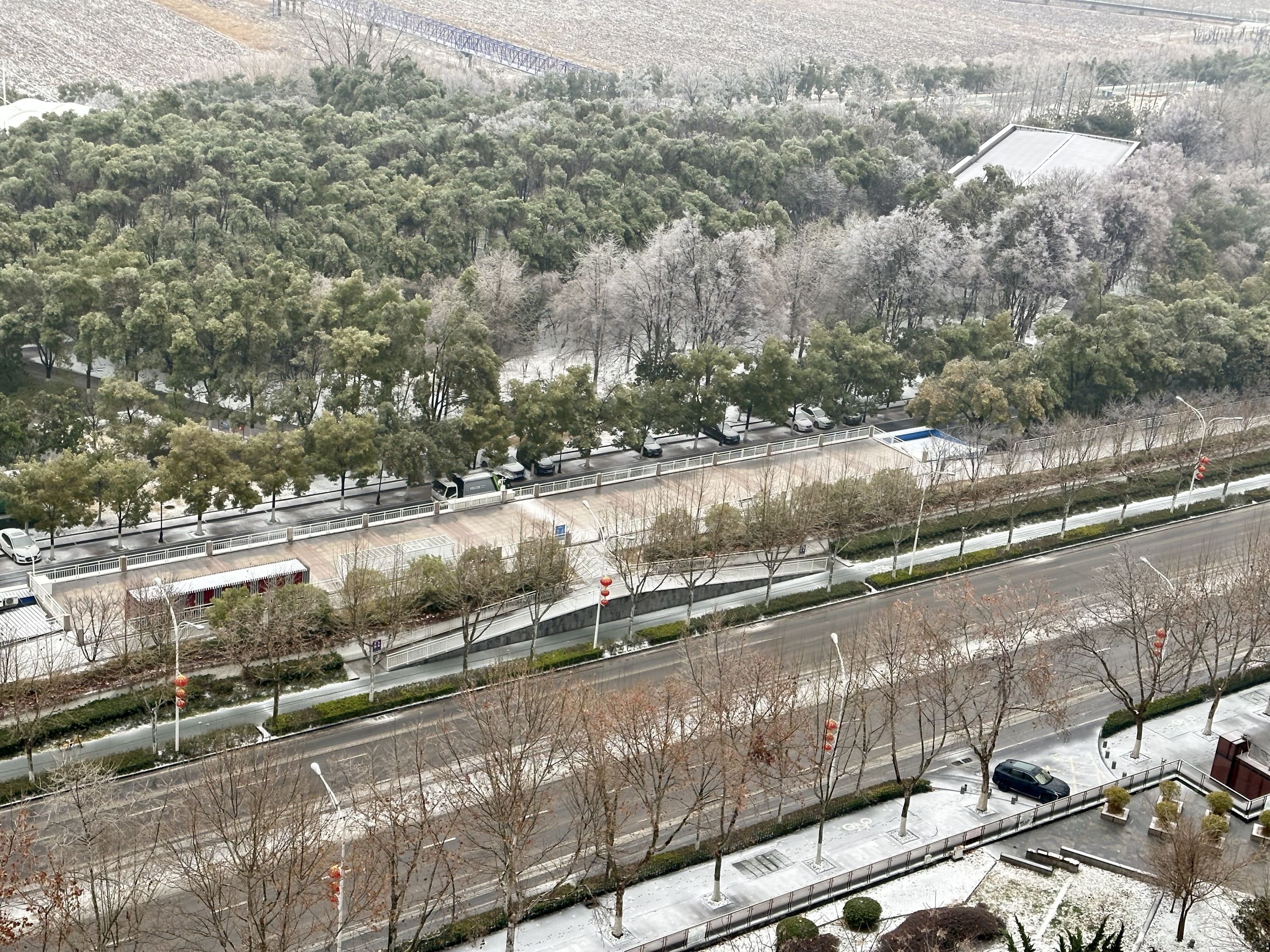 受冰冻雨雪天气影响，武铁部分列车停运