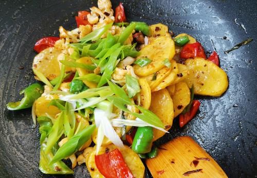 外酥|8月胃口差,遇到这菜别错过,一煎一炒,外酥里嫩,鲜美又下饭