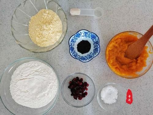 混合面|南瓜混合面奶香发糕，有营养又蓬松暄软不塌陷，口感佳老少皆宜