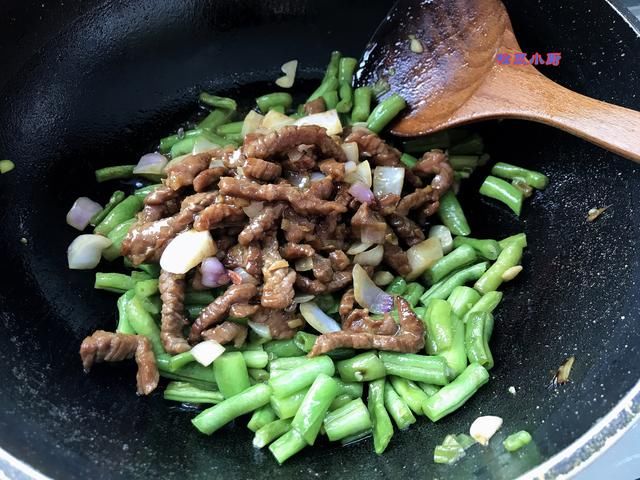软嫩|炒牛肉又老又柴嚼不动?跟我这样做软嫩爆汁儿,像豆腐一样软