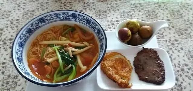  早餐|奶奶重男轻女，看到她每天为女儿做的早餐，才知道奶奶有多疼孙女