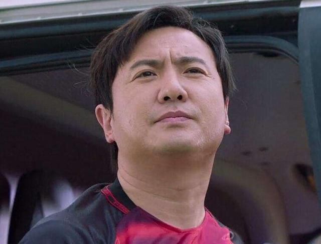  娱乐圈里|他曾是《欢乐喜剧人》冠军，本以为可以大红大紫，没想到沦为路人