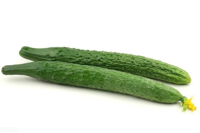  挑选技巧|买黄瓜时，买弯的好还是直的好？老菜农说漏了嘴，以后别再乱买了