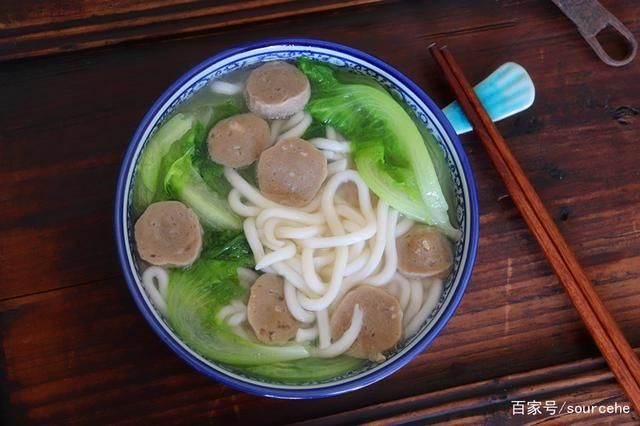 早餐|它是早餐也是午餐,没时间煮饭就煮一碗,连汤汁都不剩,太好吃了