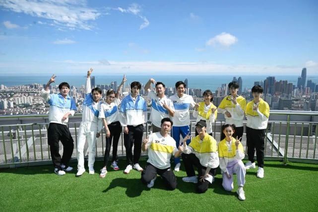  奔跑|今晚，继续跟着《奔跑吧》逛青岛！