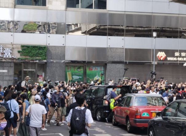 谴责|港府回应九龙非法游行，强烈谴责示威者暴力行为