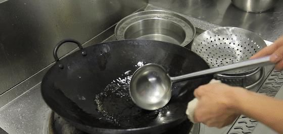 不糊|煎豆腐只知道放盐?关键看懂第二步,豆腐不碎、不糊、不粘锅