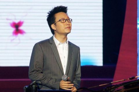  李玉刚|“爱恨就在一瞬间”的李玉刚，曾经还当过乞丐