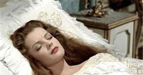 减肥|茜茜公主腰围过50cm就要绝食,啥是真正的小蛮腰?看完照片就明白