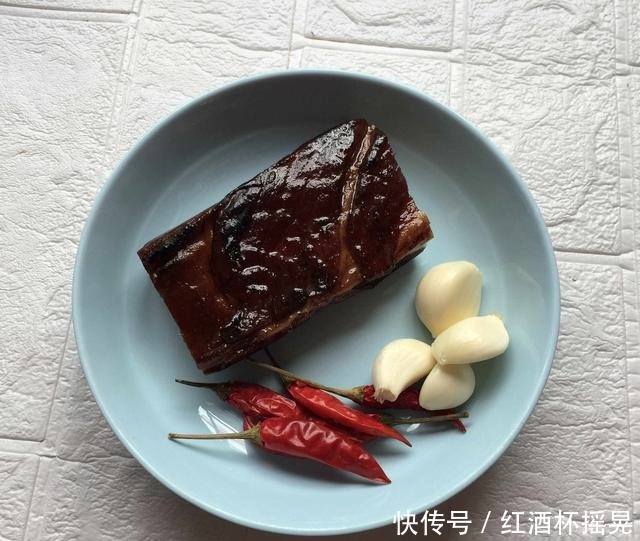 应季|腊肉和它是天生一对,把它们炒一起,又香又下饭,连吃3天都不腻