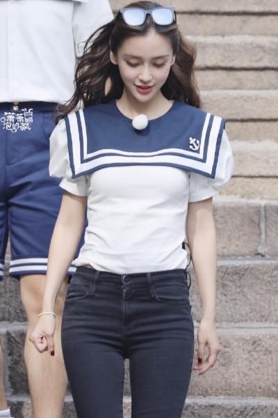  变化|同样是穿水手服，当Baby欧阳娜娜同框时，气场变化很明显