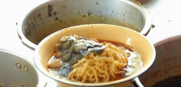 炸酱面|幸福小区里好吃的面馆,不是你想的那一家哦