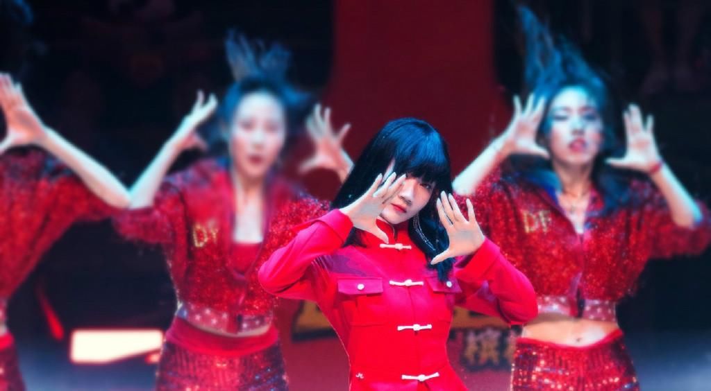  首播|《这！就是灌篮3》首播，四大篮球宝贝惹眼，女团开始坐镇篮球赛