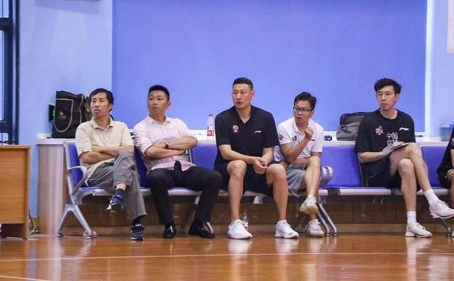  CBA|小王哲林19+7！李楠CBA主帅首胜 新赛季将刮起青春风暴