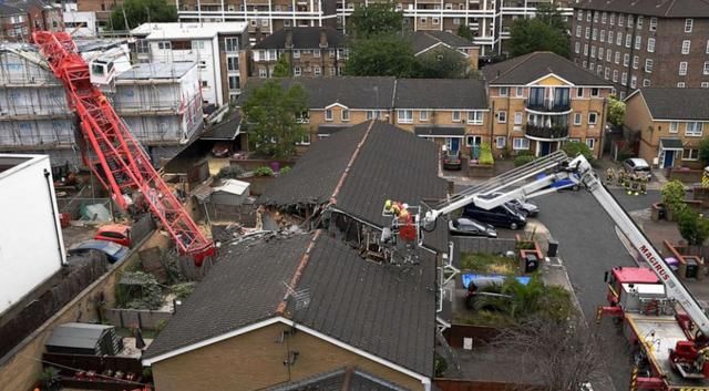  老妇|祸从天降！伦敦一近20米高起重机砸穿公寓楼，85岁老妇被活活砸死