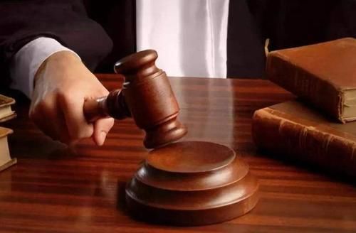 称自己|300多位“男友”给二孩妈妈转账40万，老公还蒙在鼓里