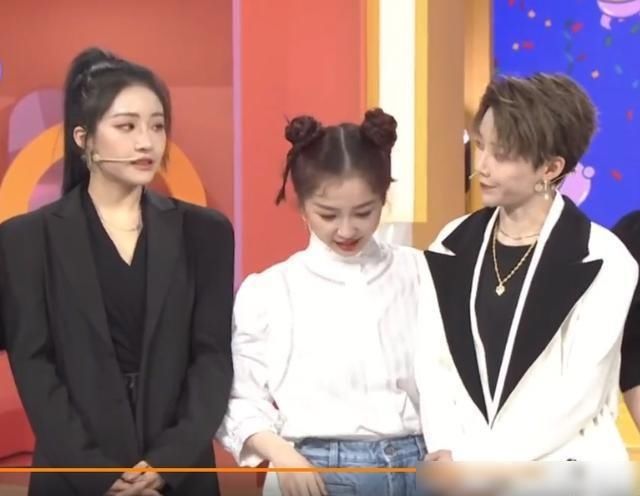  真人|《非日常派对》直播生图，失去四级美颜，THE9真人颜值太显然