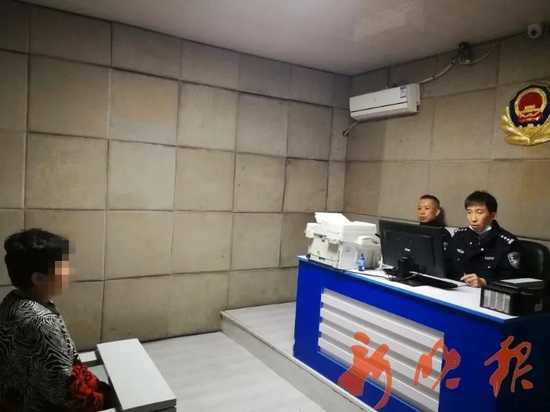 快递|在快递存放处疯狂“扫货”,哈市“麻袋大妈”落网