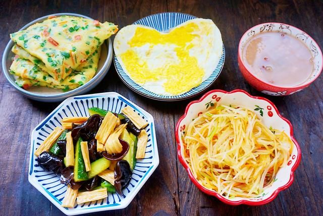  搭配|晒晒一家三口的早餐，花样搭配不将就，营养美味，网友：勤快妈妈