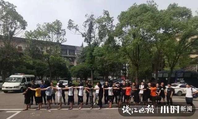  好友|微信通过一个好友申请，精明老板娘114万元没了