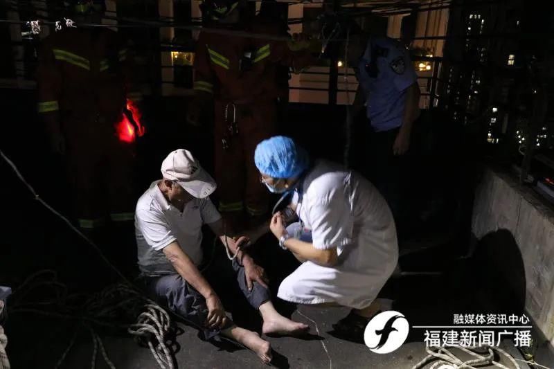 报警|男子欲跳楼又反悔,被困26层楼顶报警求助