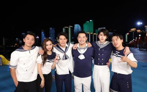  水上|蒋依依生理期坚持录跑男？遇水上游戏时，一旁郑恺的反应才是亮点