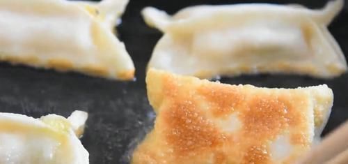 孩子|饺子皮还能做零食,香甜美味,做法简单,家里孩子天天要吃