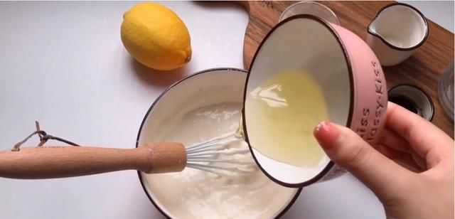  详细|奶牛色的毛巾卷你吃过吗？速来围观2人食网红烘焙详细教程