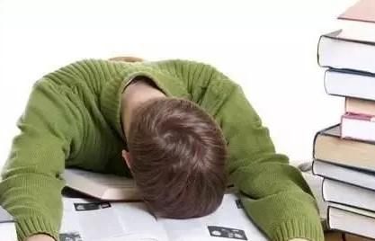  先兆|头晕、手发麻、言语不清？是脑梗先兆！4种食物让大脑年轻10岁