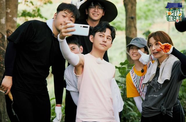  节目中|《向往》收视稳了，欧阳娜娜许光汉来袭，出场方式蘑菇屋第一人