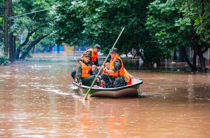  于五桥河河边的五桥|多图|直击万州救援现场