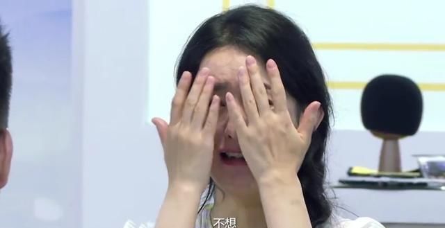  是因为|赵丽颖《中餐厅》崩溃大哭真相，原来是因为黄晓明冯伟卡斯柏离开