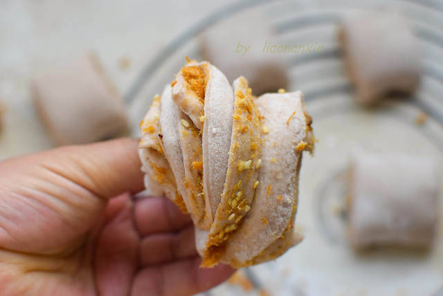  最馋|女儿最馋这种馒头，咸香耐嚼，当早餐很美，利用碎片时间就能蒸好